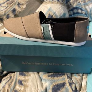 Toms Brand New Size 12